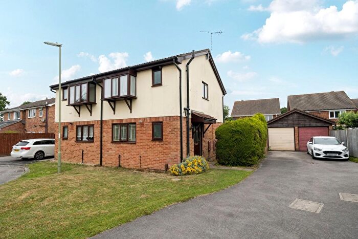 3 Bedroom Semi-Detached House For Sale In Shire Close, Waterlooville, PO7