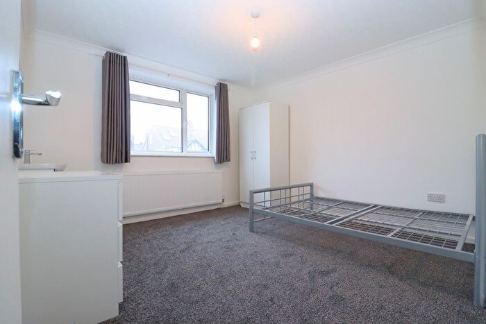 5 Bedroom Detached House To Rent In Douglas Road, Surbiton, KT6