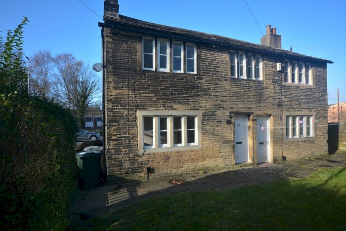 1 Bedroom Semi-Detached House To Rent In Little Horton Green, Bradford, West Yorkshire, BD5