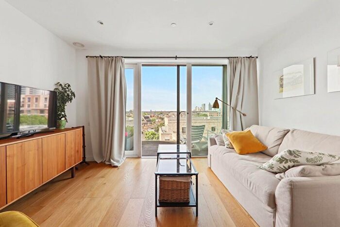 1 Bedroom Apartment To Rent In Rutherford Heights, Elephant And Castle, SE17