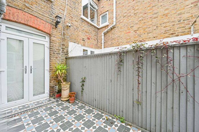 3 Bedroom Terraced House To Rent In Tunis Road, Shepherd's Bush, London, W12