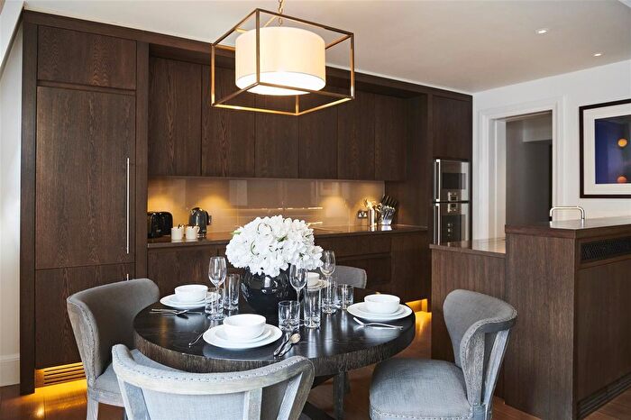 1 Bedroom Flat To Rent In Duke Street, London, W1K