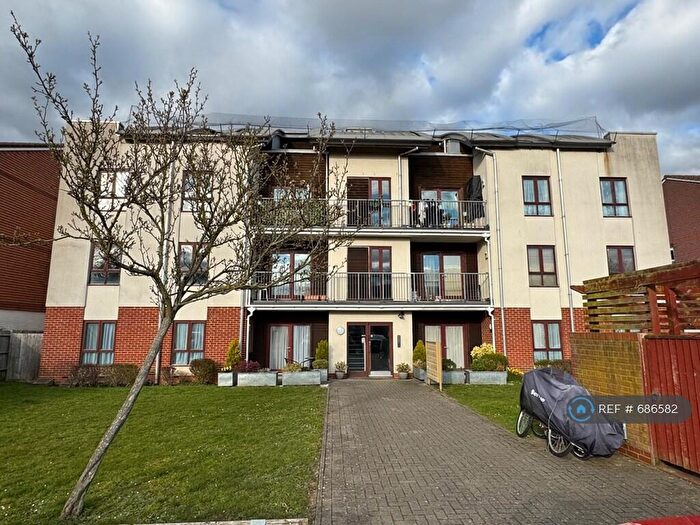 2 Bedroom Flat To Rent In Cheviot Court, London, N20