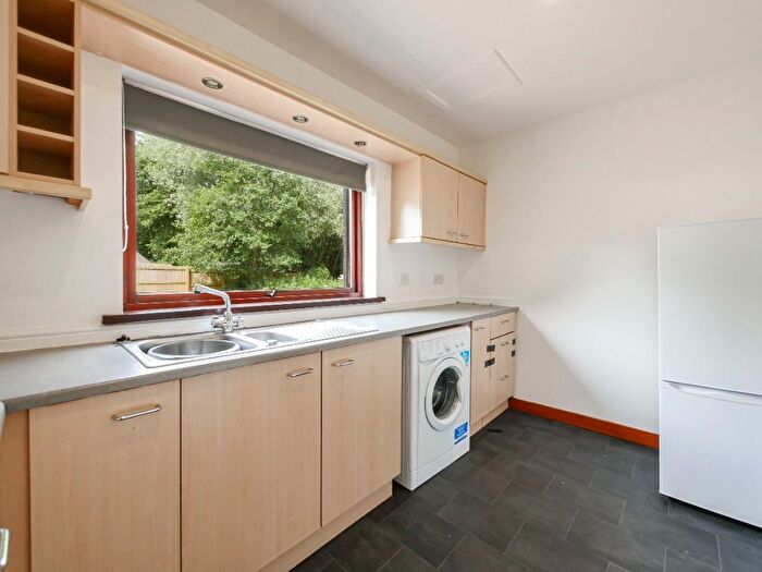 1 Bedroom Flat To Rent In Perth Road, Cowdenbeath, Fife, KY4