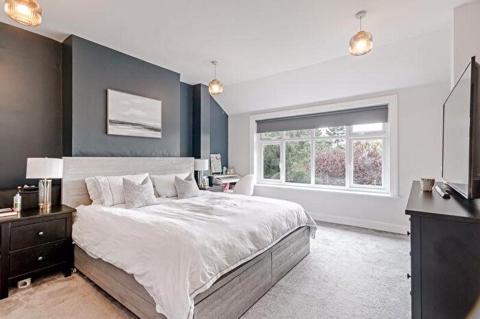 2 Bedroom Flat For Sale In Grove Road, Cheam, Sutton, SM1