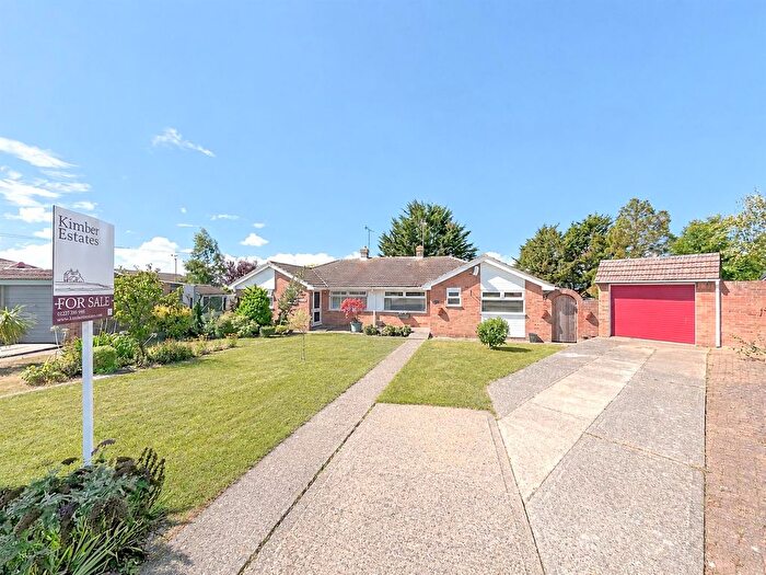 2 Bedroom Semi Detached Bungalow For Sale In Sunset Close, Whitstable, CT5