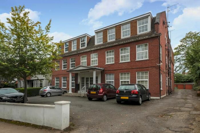 2 Bedroom Flat To Rent In Dollis Avenue, Finchley N3
