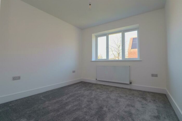 4 Bedroom Detached House For Sale In Brambling Road, Horsham, RH13