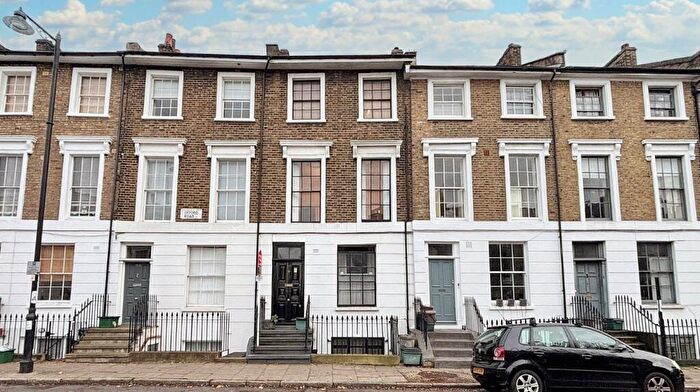 4 Bedroom Town House For Sale In Offord Road, Islington, London, N1