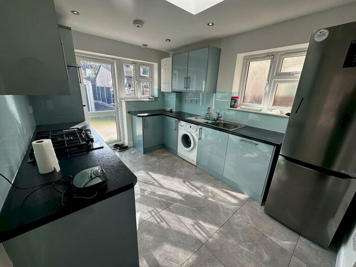 5 Bedroom House To Rent In Otley Drive, Ilford, IG6