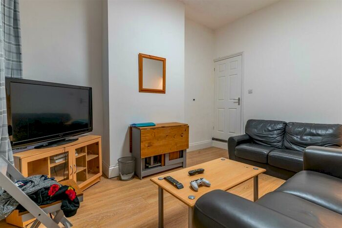 4 Bedroom House To Rent In Exeter Road, Birmingham, B29