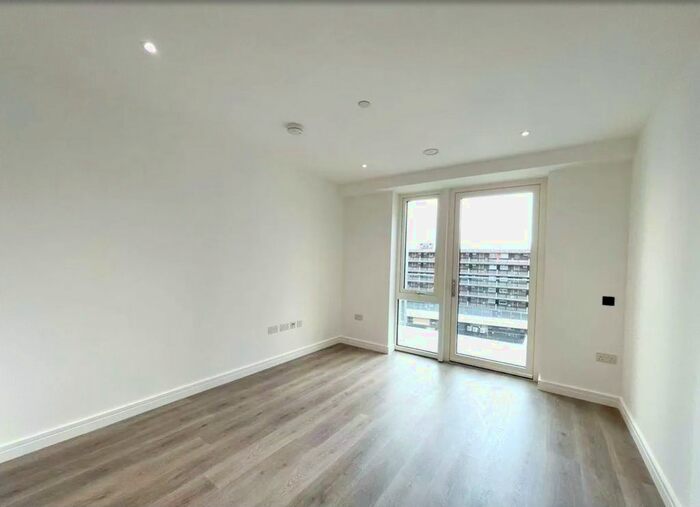 3 Bedroom Flat To Rent In Barnhill Road, Wembley, HA9