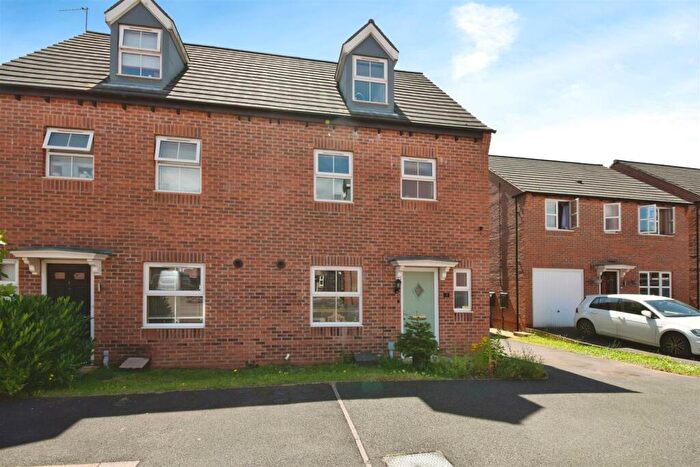 4 Bedroom Semi-Detached House For Sale In Hewett Street, Warsop Vale, Mansfield, NG20