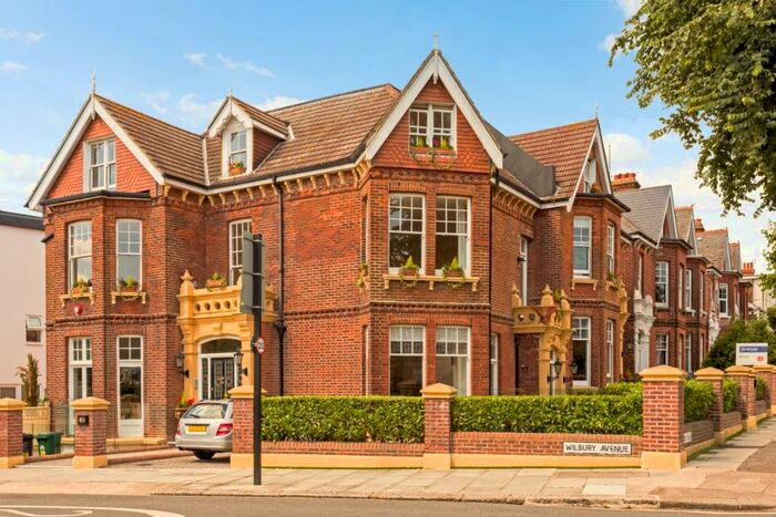 2 Bedroom Penthouse To Rent In Wilbury Avenue Hove, BN3