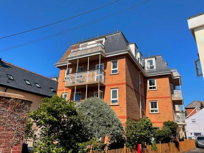 2 Bedroom Flat To Rent In Market Place, Sidmouth, EX10