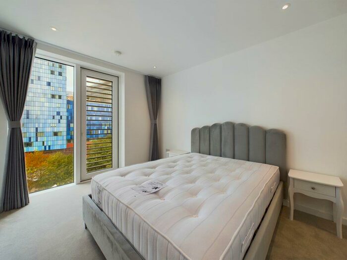 2 Bedroom Flat To Rent In Cendal Crescent, Whitechapel, – Bedrooms Flat, E1