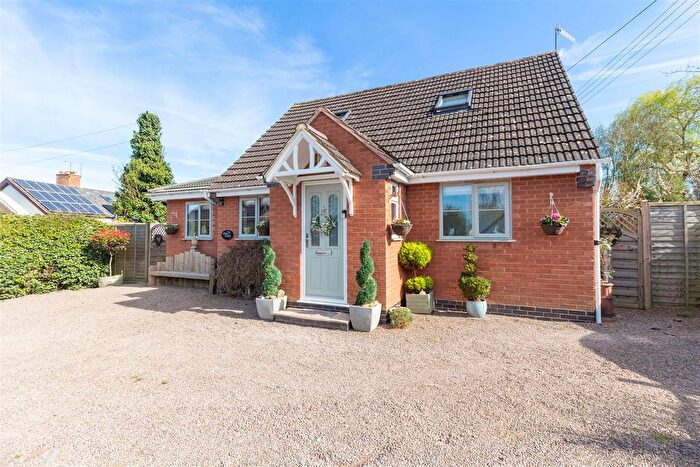 2 Bedroom Detached House For Sale In Dingle Road, Leigh, Worcester, WR6