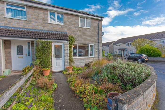 3 Bedroom Semi-Detached House To Rent In Barrymore Close, Langport, Somerset, TA10