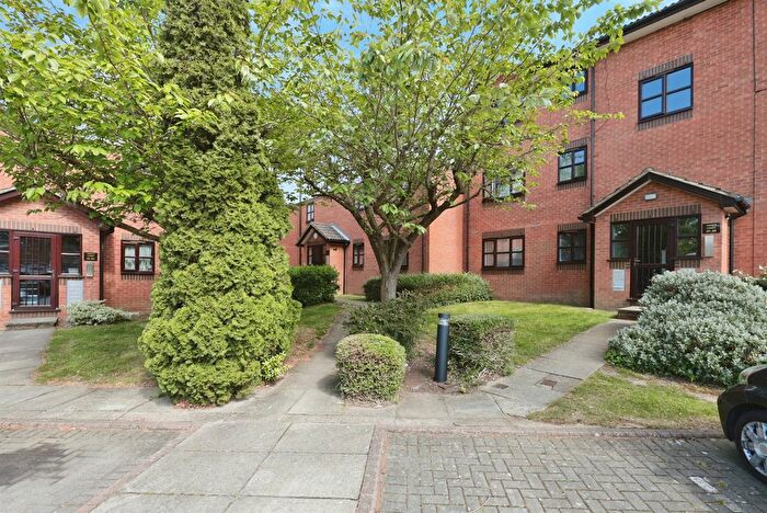 1 Bedroom Studio For Sale In Argyle Court, Watford, WD18