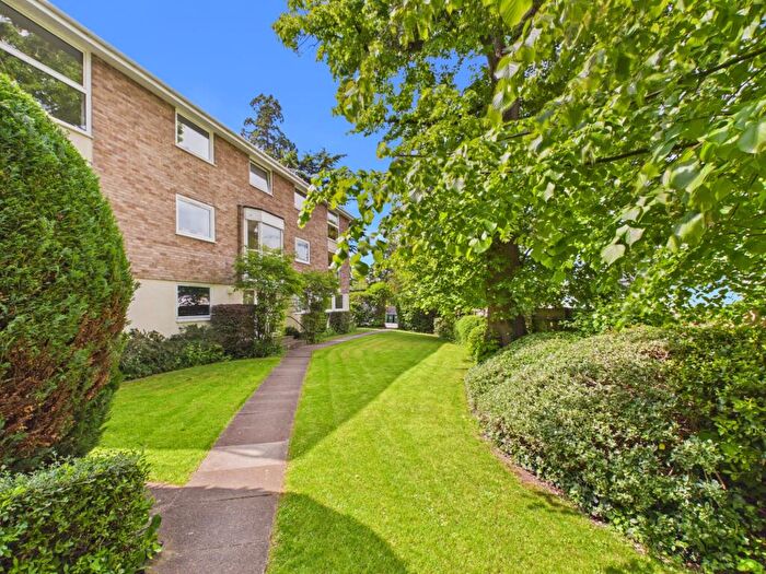 2 Bedroom Flat For Sale In The Park, Oak Lodge, GL50