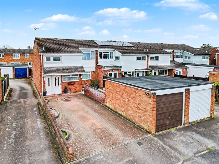 3 Bedroom End Terrace House For Sale In Wallers Way, Hoddesdon, EN11
