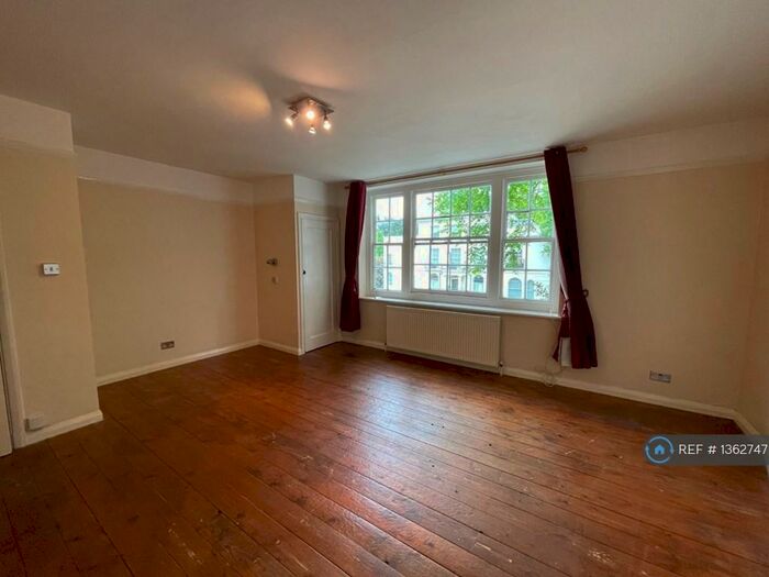 Studio To Rent In North Hill Court, London, N6