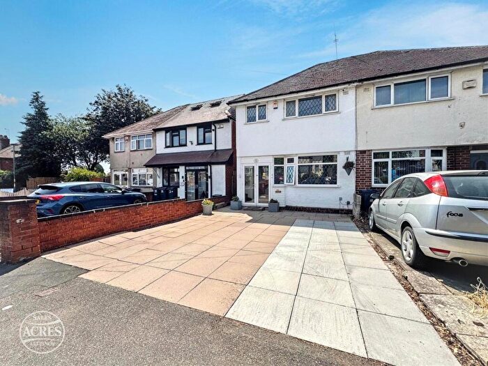 3 Bedroom Semi Detached House For Sale In Dunedin Road, Great Barr, Birmingham, B44