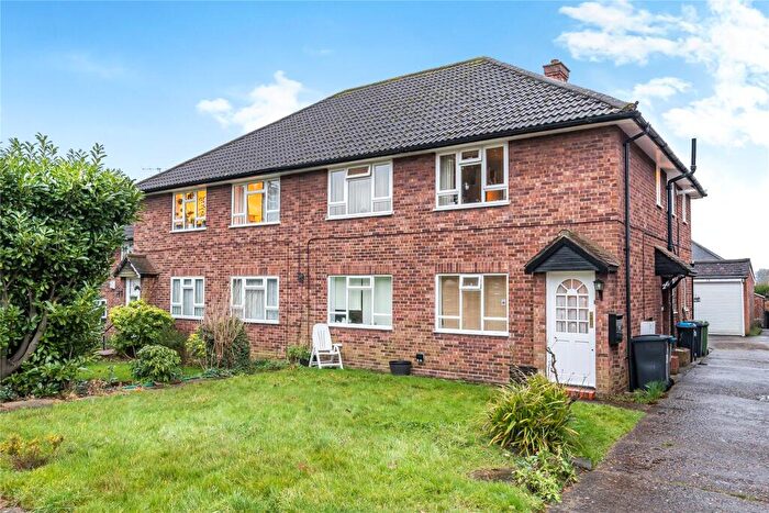 2 Bedroom Maisonette For Sale In Shrewsbury Close, Surbiton, KT6