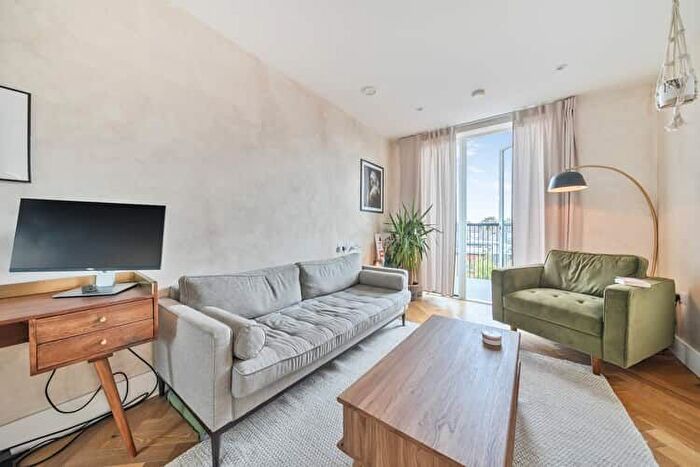 1 Bedroom Flat For Sale In Flora Court, Croydon, Greater London, CR7