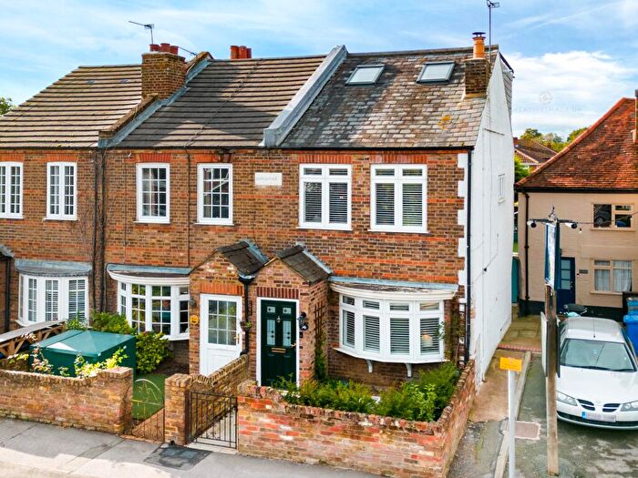 4 Bedroom End Of Terrace House For Sale In Old Windsor, SL4