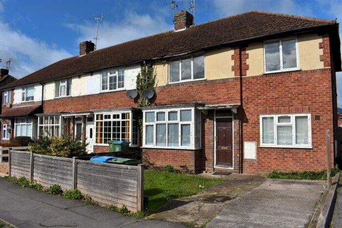 2 Bedroom Maisonette To Rent In Weedon Road, Aylesbury, HP19