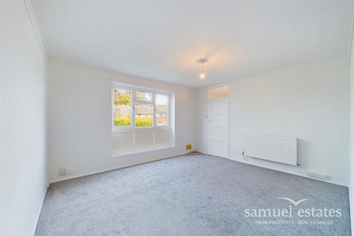 3 Bedroom Semi-Detached House To Rent In Castle Hill Avenue, New Addington, Croydon, CR0