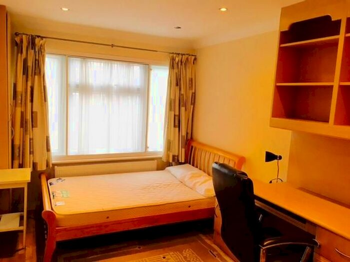 Studio To Rent In Gauntlett Court, Wembley, HA0