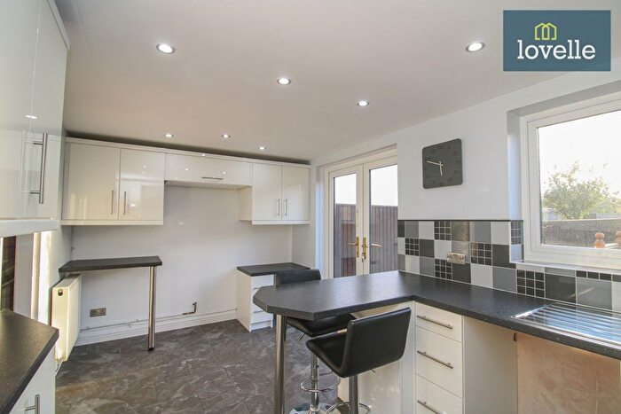 3 Bedroom Terraced House For Sale In Haven Gardens, Grimsby, DN31