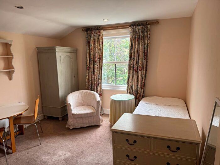 Studio To Rent In Wandsworth Bridge Road, London, SW6