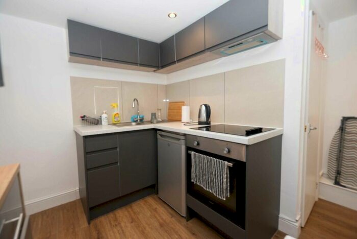 Studio To Rent In Middle Street, BN1