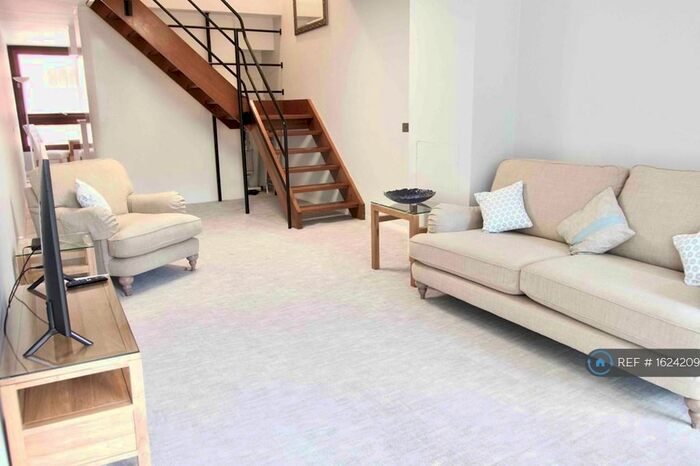 1 Bedroom Maisonette To Rent In Barbican, City Of London, EC2Y