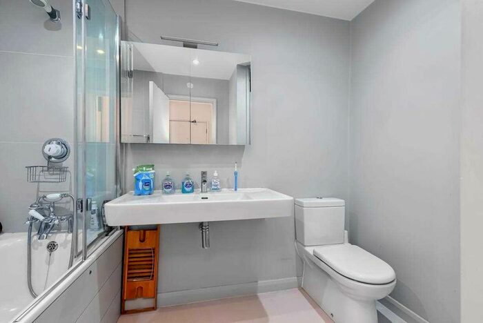 1 Bedroom Flat To Rent In Caxton Street, London, SW1H