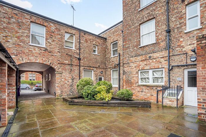 2 Bedroom Flat For Sale In Fishergate, York, YO10