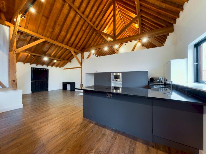 3 Bedroom Barn Conversion To Rent In The Barns - Bunkers Lane, Hemel Hempstead, Hertfordshire, HP3