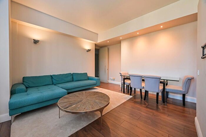 2 Bedroom Flat To Rent In City Road, Old Street, London, EC1V