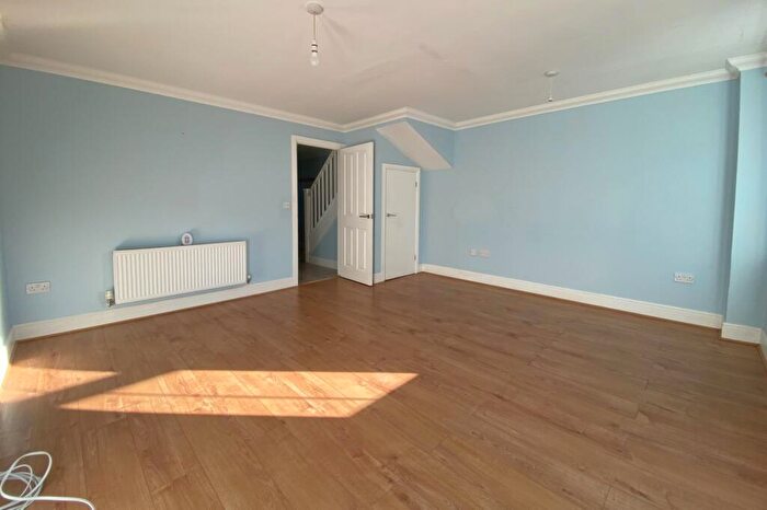 3 Bedroom End Of Terrace House For Sale In Goodwin Close, Deal, CT14