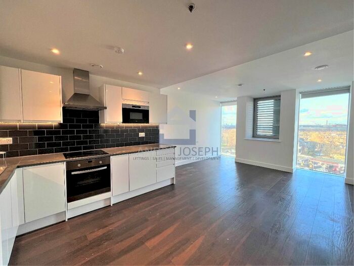 1 Bedroom Flat To Rent In Britannia Point, Colliers Wood, SW19