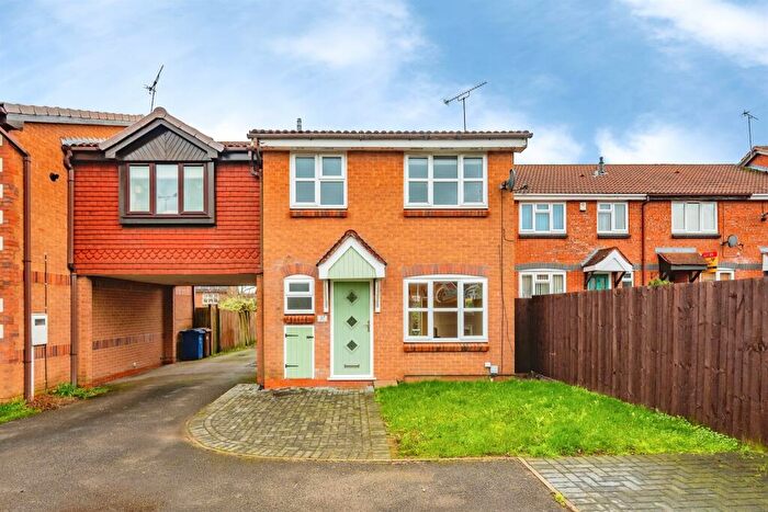 3 Bedroom Town House For Sale In Heron Drive, Uttoxeter, ST14