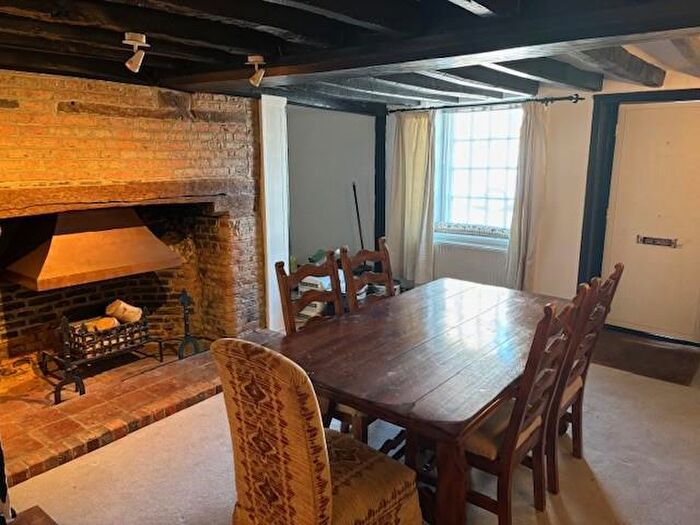 Cottage To Rent In High Street, Chobham, Woking, GU24