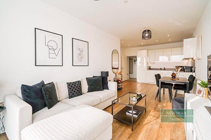 1 Bedroom Flat For Sale In Central House, Eagle Way, Great Warley, CM13