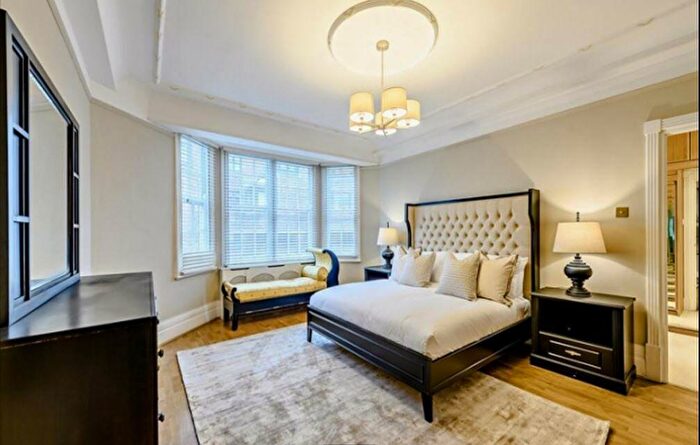 4 Bedroom Flat To Rent In Park Road, St John's Wood, London, NW8