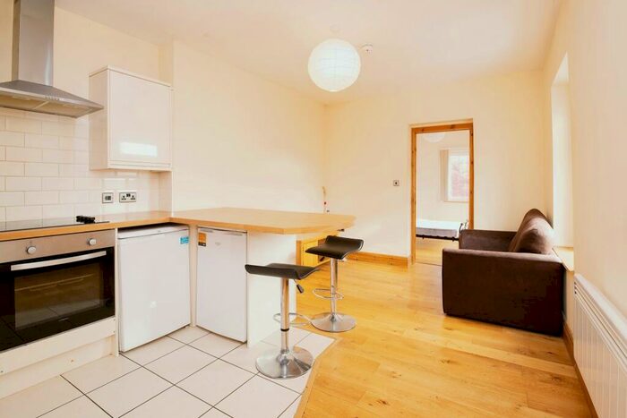 1 Bedroom Flat To Rent In City Road, CF24
