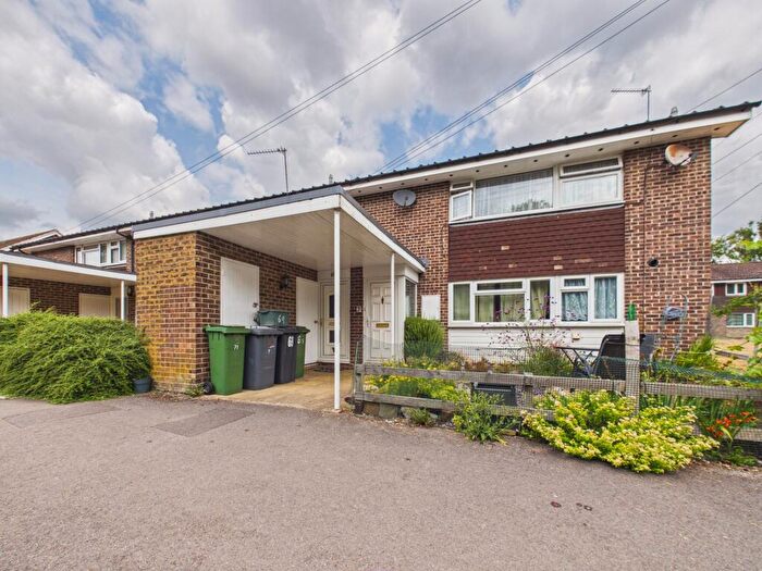 2 Bedroom Maisonette For Sale In Rowan Road, Tadley, RG26