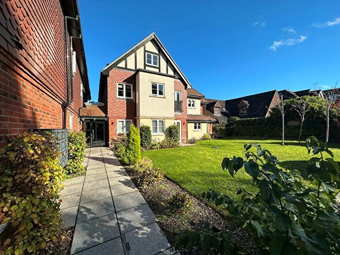 1 Bedroom Retirement Property For Sale In Limpsfield Road, Warlingham, Surrey, CR6